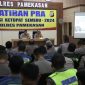 Polres Pamekasan menggelar Pelatihan Pra Operasi Ketupat Semeru 2024. Kegiatan berlangsung di Gedung Bhayangkara Polres Pamekasan, Selasa (2/4/2024).